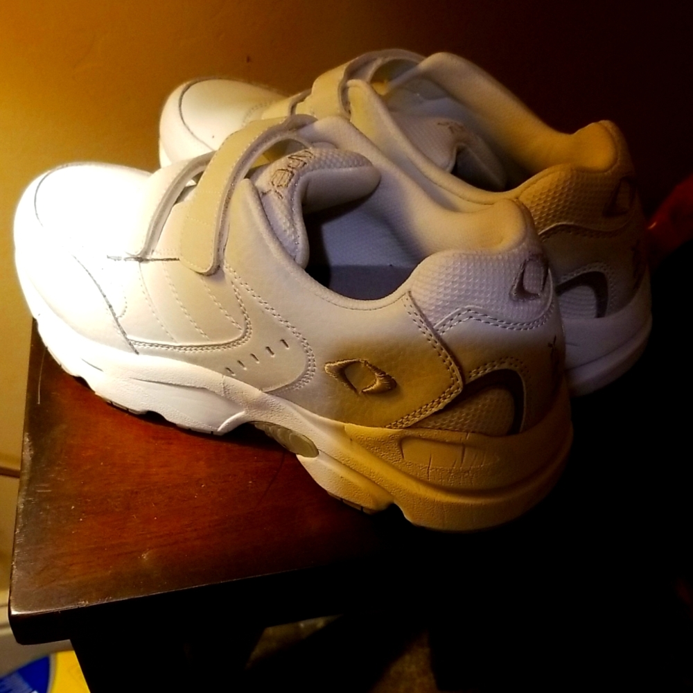 Men's Apex v952 orthopedic velcro shoes size 10